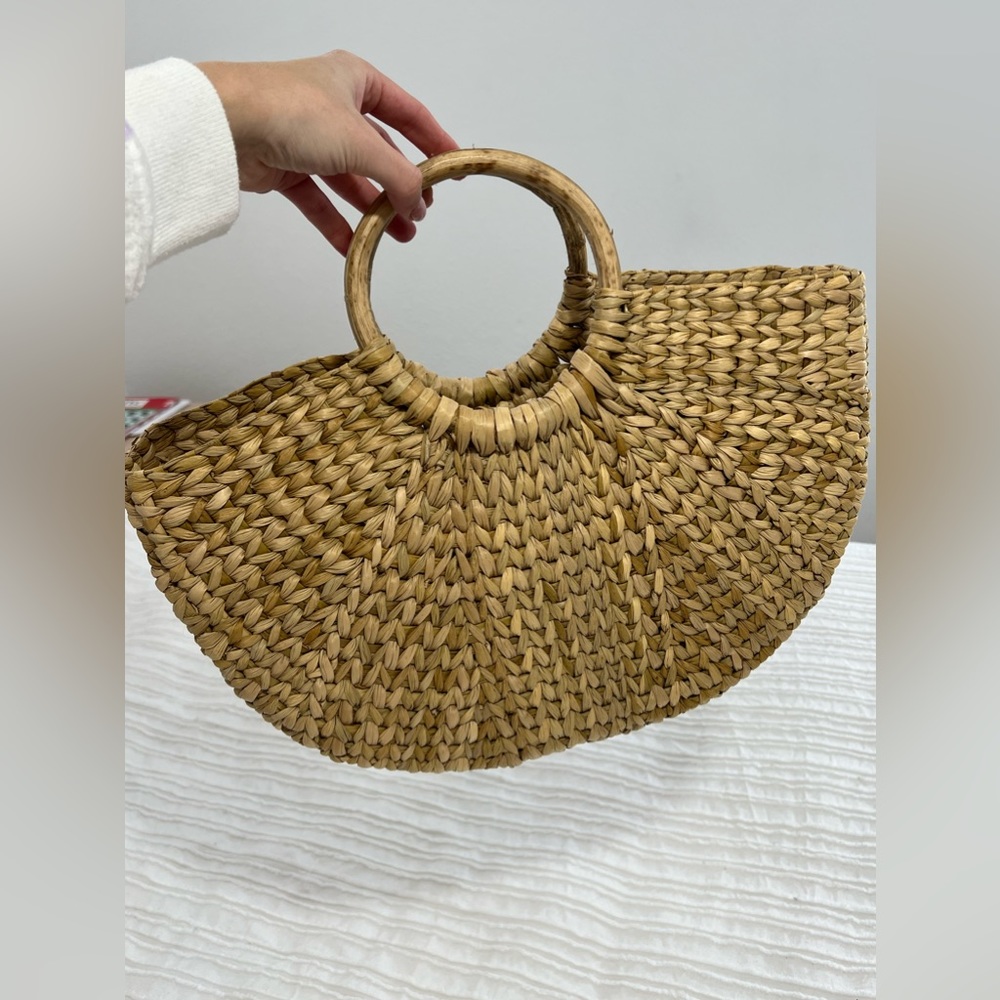 ZARA straw bag. New condition.